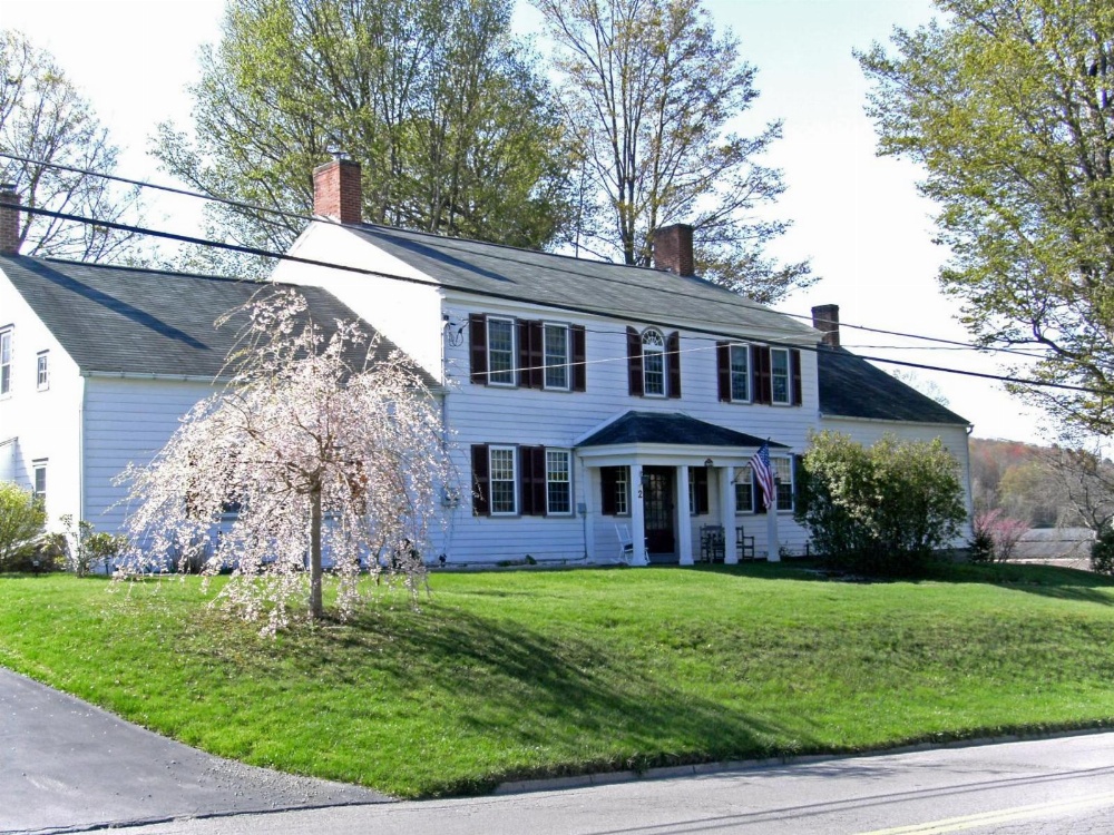 The 1810 Juliand House Bed & Breakfast