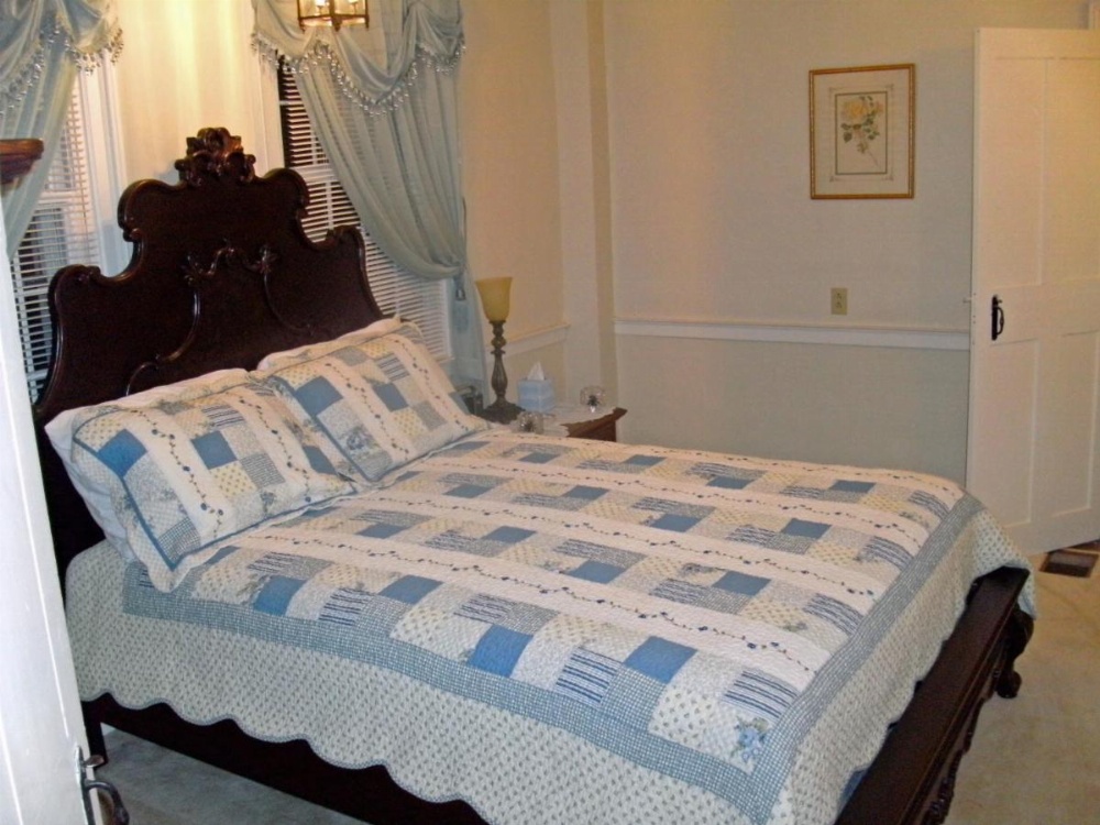 The 1810 Juliand House Bed & Breakfast